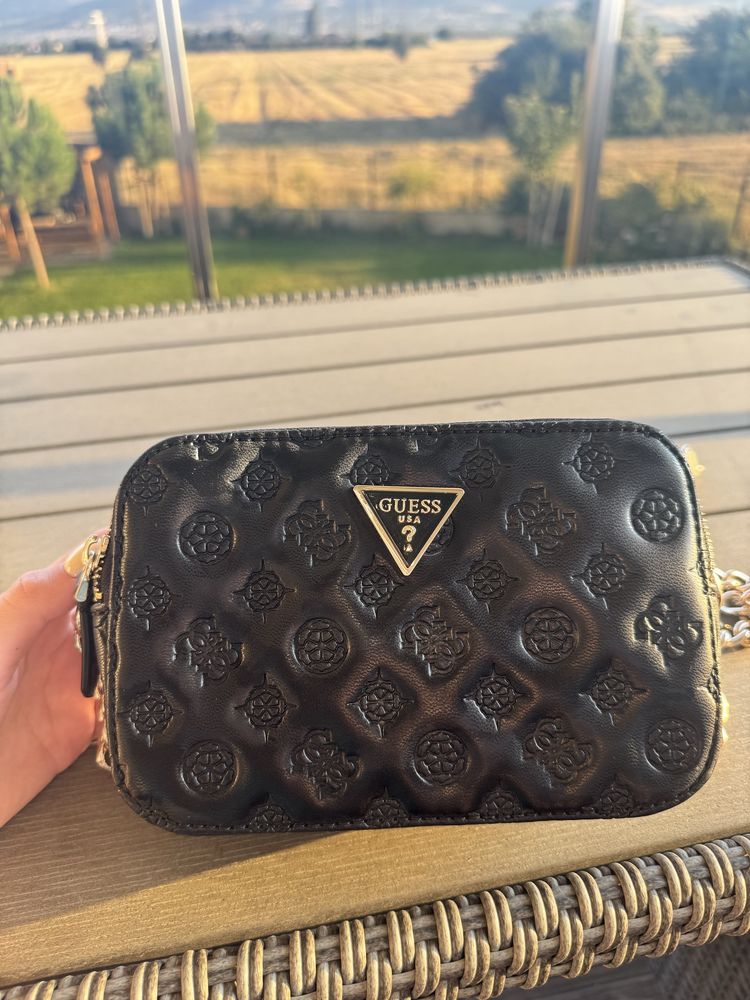 чанта Guess чисто нова