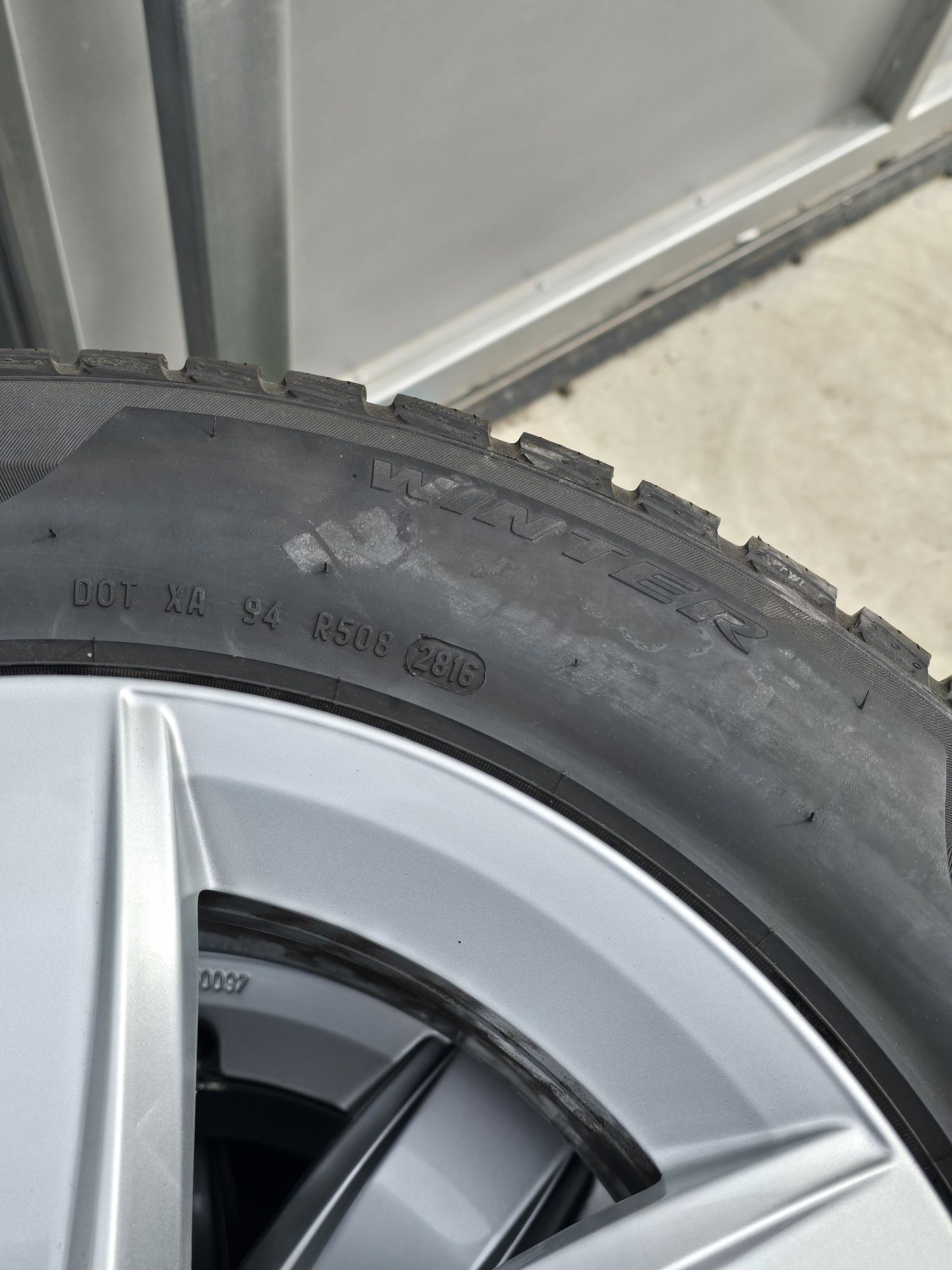 4 Броя 215/60/16 Pirelli 6,5mm