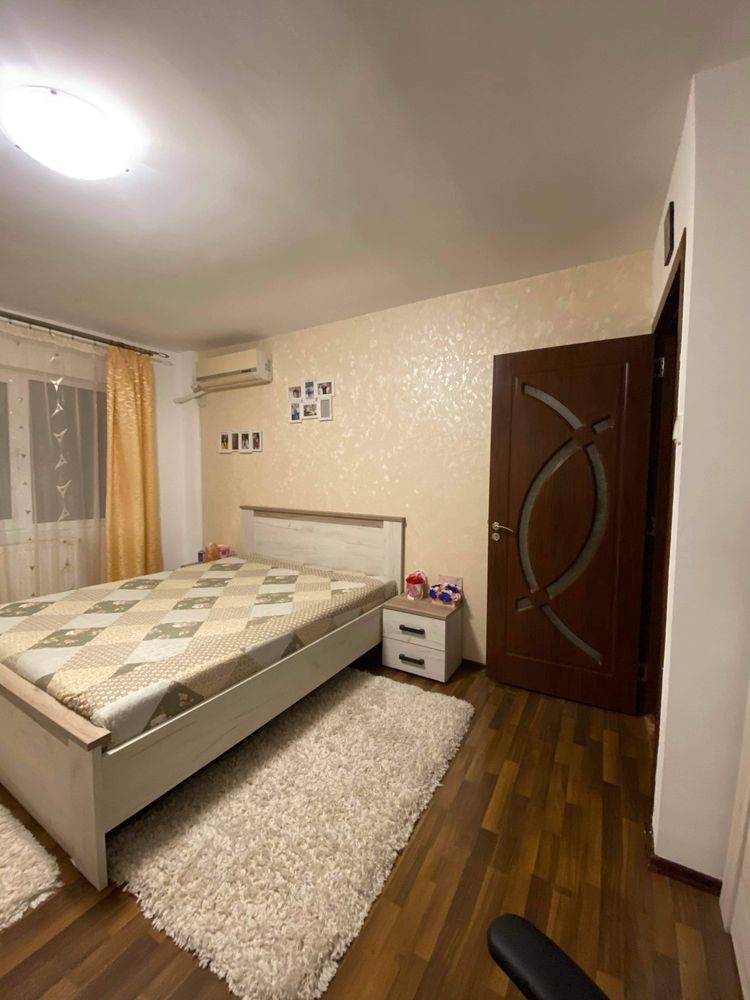 vând garsoniera 32 mp