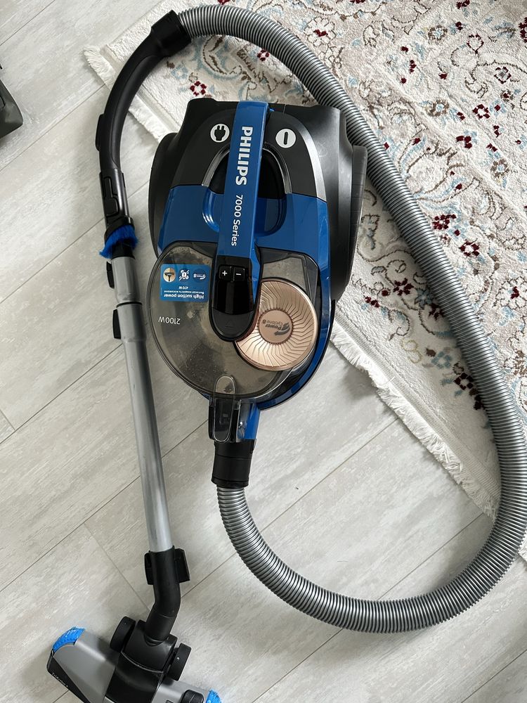 Пылесос Philips FC9733 PowerPro Expert