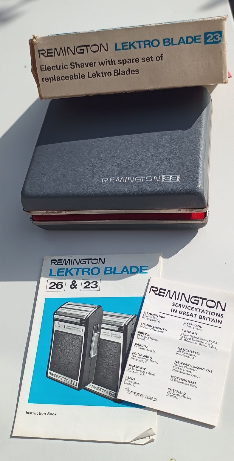 Aparat de ras electric Remington.