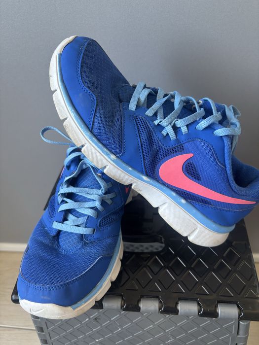 Дамски маратонки NIKE