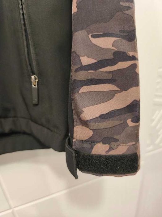 Непромокаемо яке р. 164, подоходящо за планина