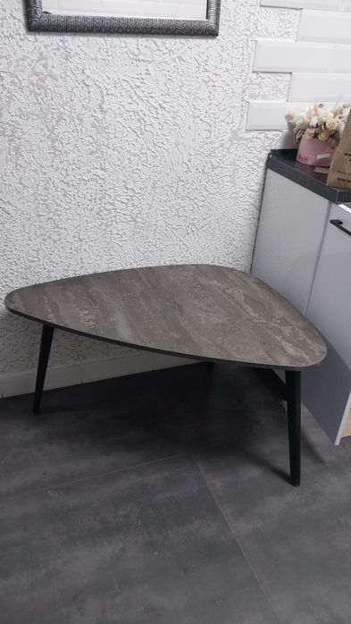 Столик журнальный.