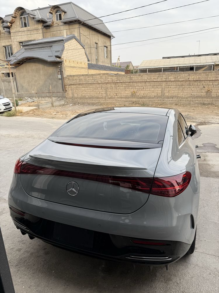 Mercedes Benz EQE 350+