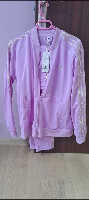 Дамски спортен екип