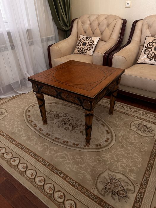 Журнальный столик