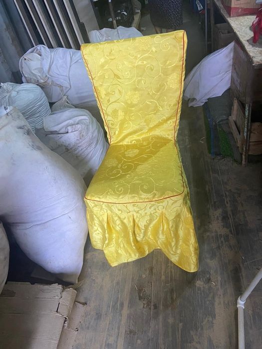 Чехлы на стулья, бу.500тг. 100 120 штук бар.