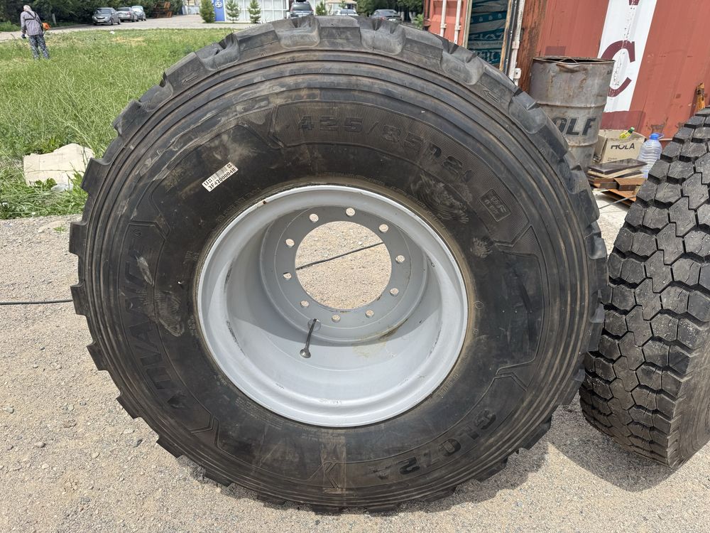 Продам шину с диском новую 425/85/21
