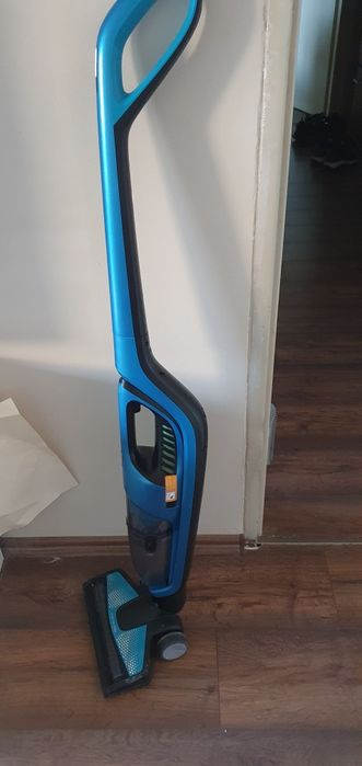 Безкабелна прахосмукачка PHILLIPS power Pro Aqua