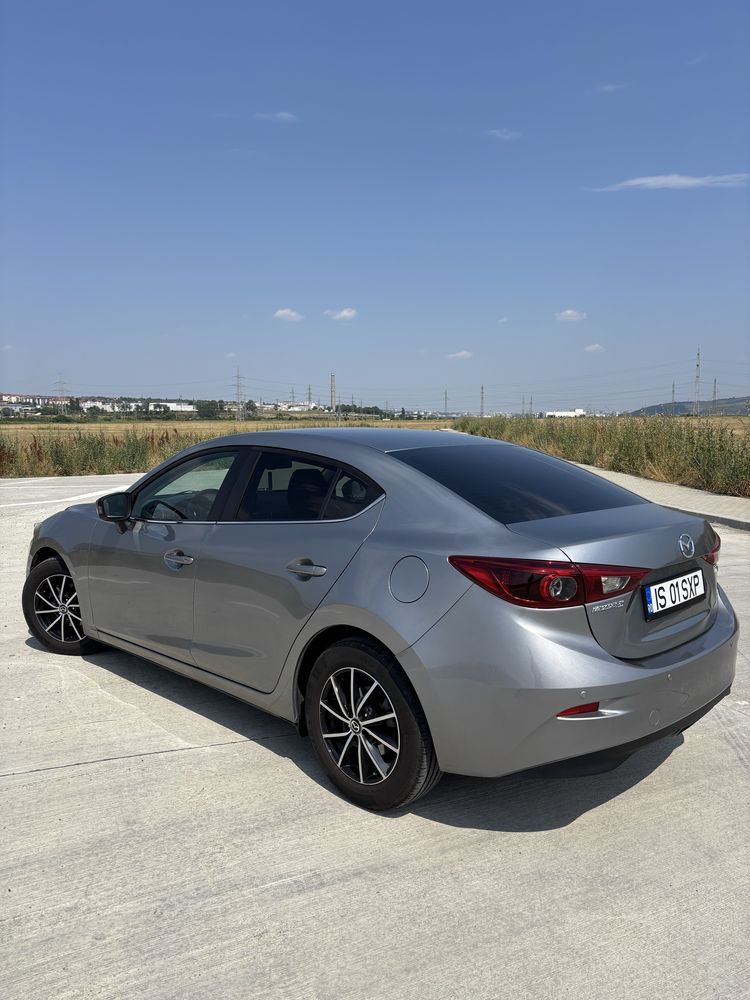 Mazda 3 [2015] 1.5 benzină - pachet Attraction / 2 seturi de jante