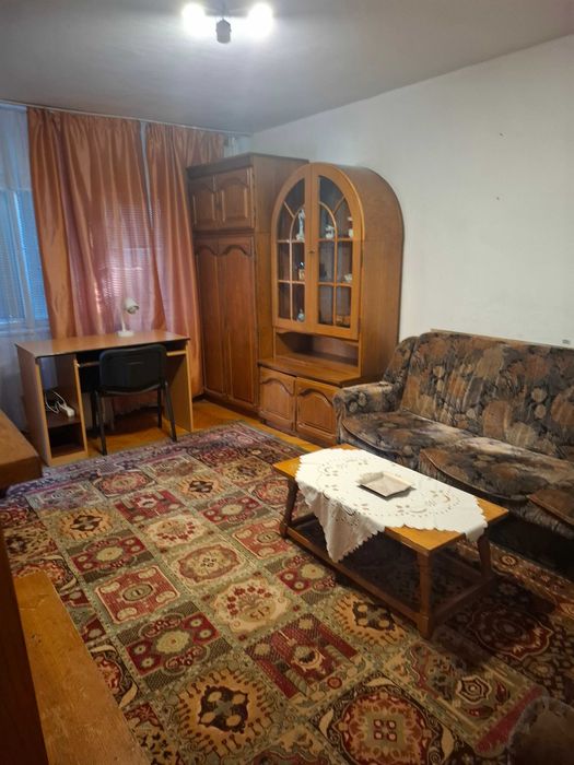 Dau in chirie, ap. 2 cam. decomandat, zona centrala Podgoria, et.1