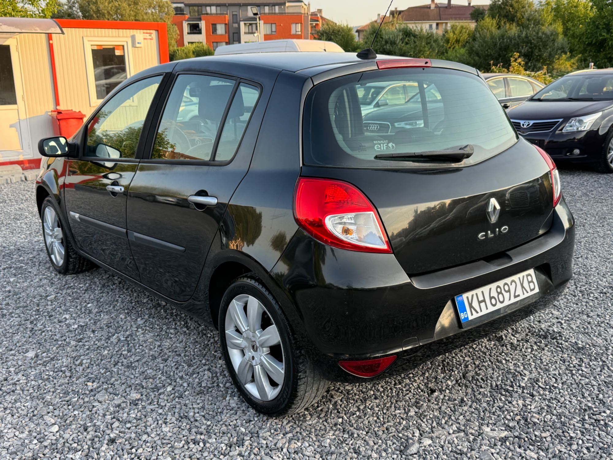 Renault Clio 1.5 dCi (75 кс)Регистриран / Обслужен / Кожа /Навигация