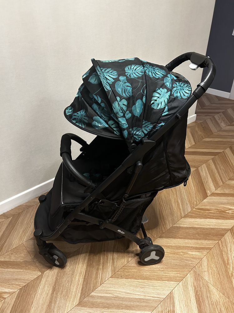 Продам детскую прогулочную коляску
