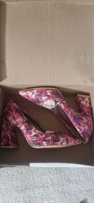 Елегантни дамски обувки 37 нoмер