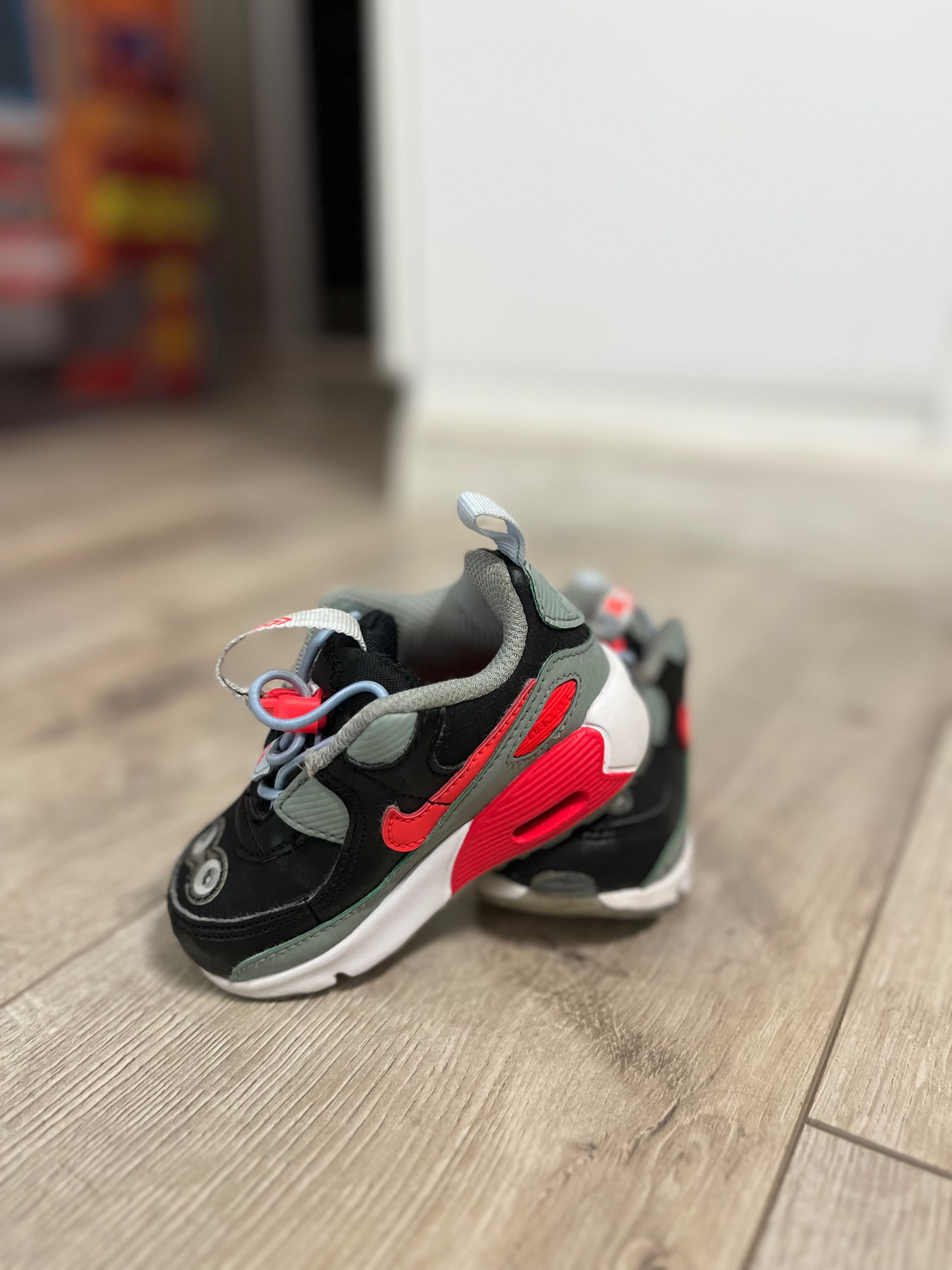 Обувки за момченце (Crocs, Nike, Adidas, H&M)