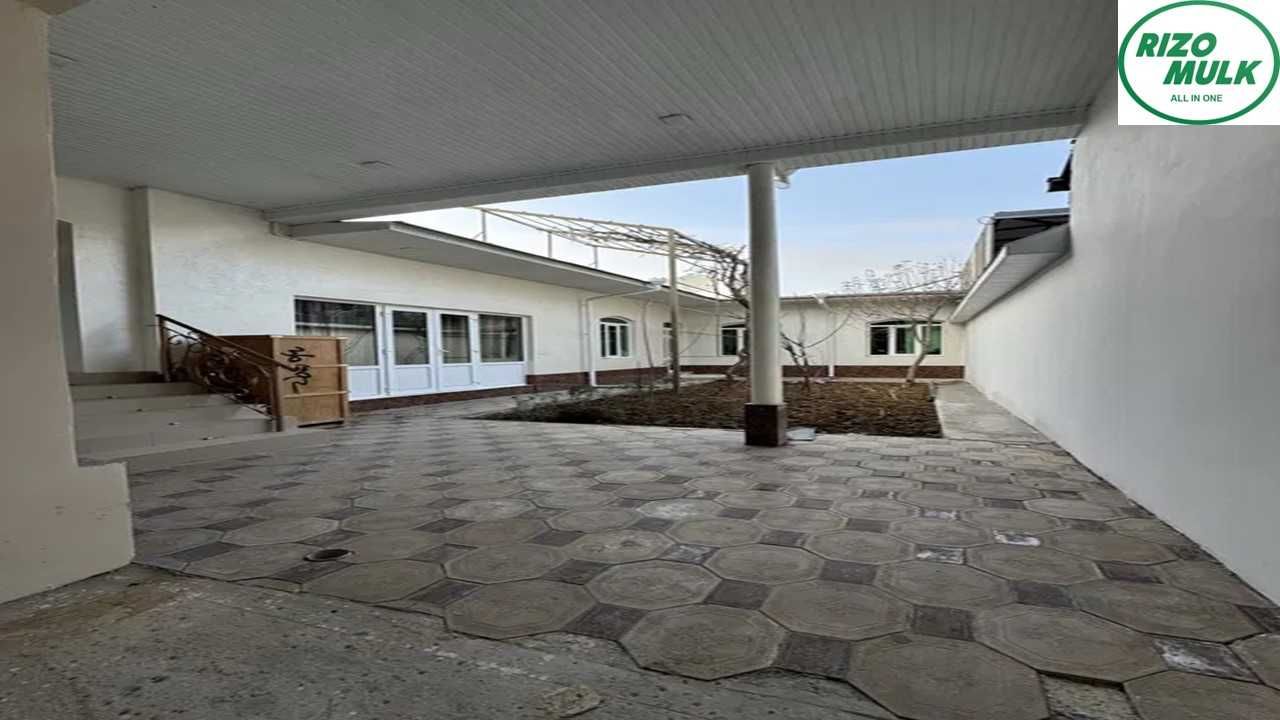 Учтепа тумани Бирлик мавзесида файзли ховли сотилади. NR494/135