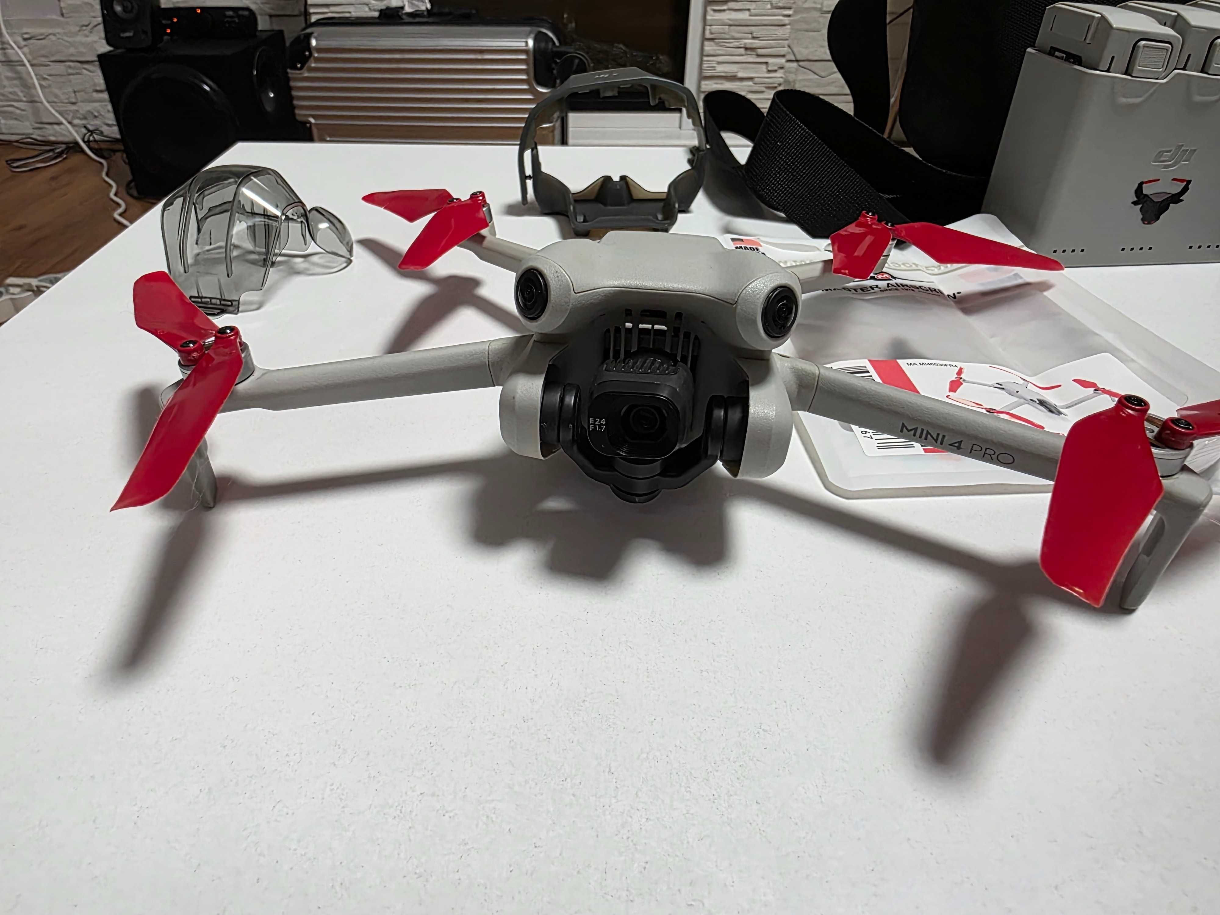 DJI Mini 4 Pro Fly More Combo + аксесоари
