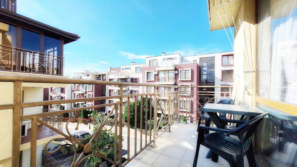 Топъл 3-стаен апартамент в „Сияна 1“, Свети Влас