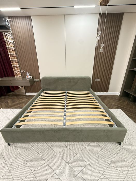 Продается кровать двуспальный