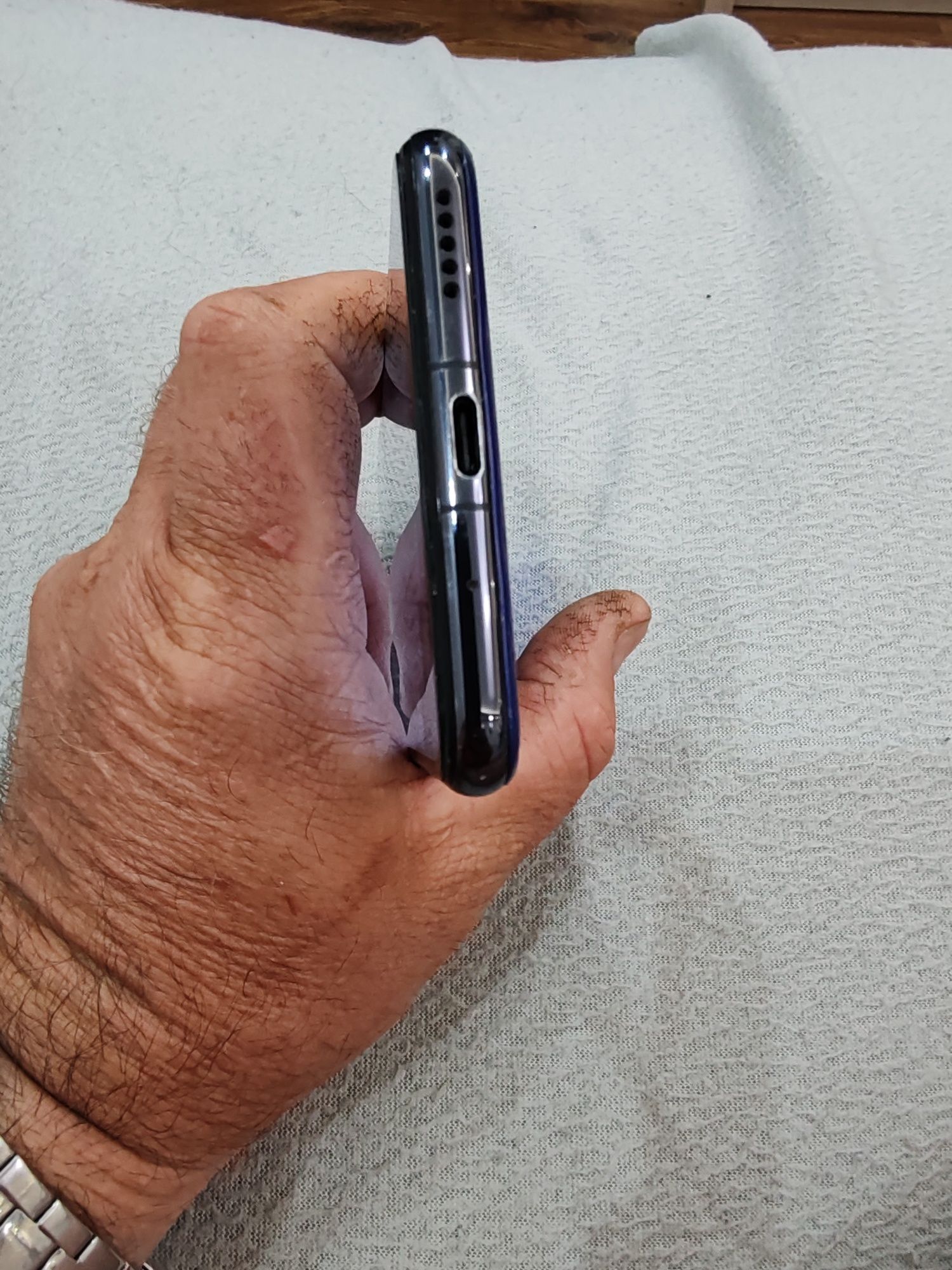 Продавам телефон Huawei nova 5t