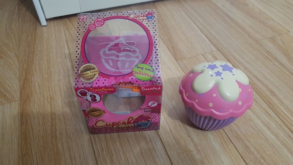 Păpușă Cupcake Surprise