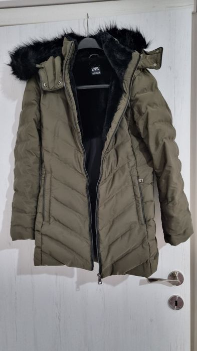 Geaca Zara masura cu pene si puf, stare f buna, purtata putin