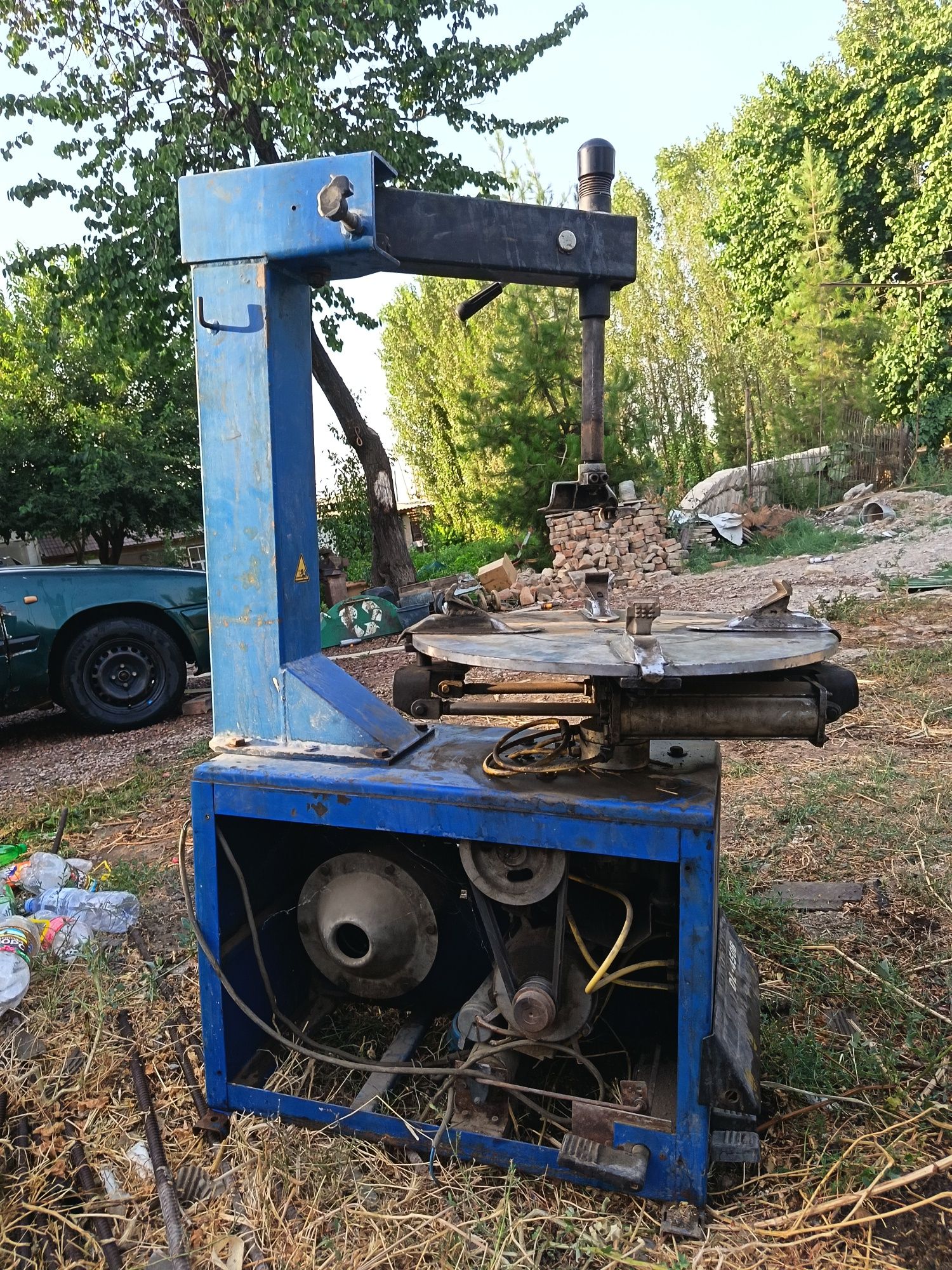 Аппарат шинамонтаж