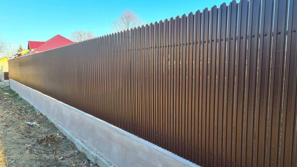 Construim garduri din sipca metalica,tabla cutata,plasa bordurata