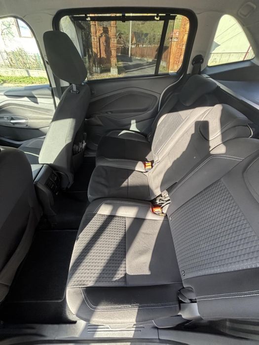 Vând Ford Grand C Max