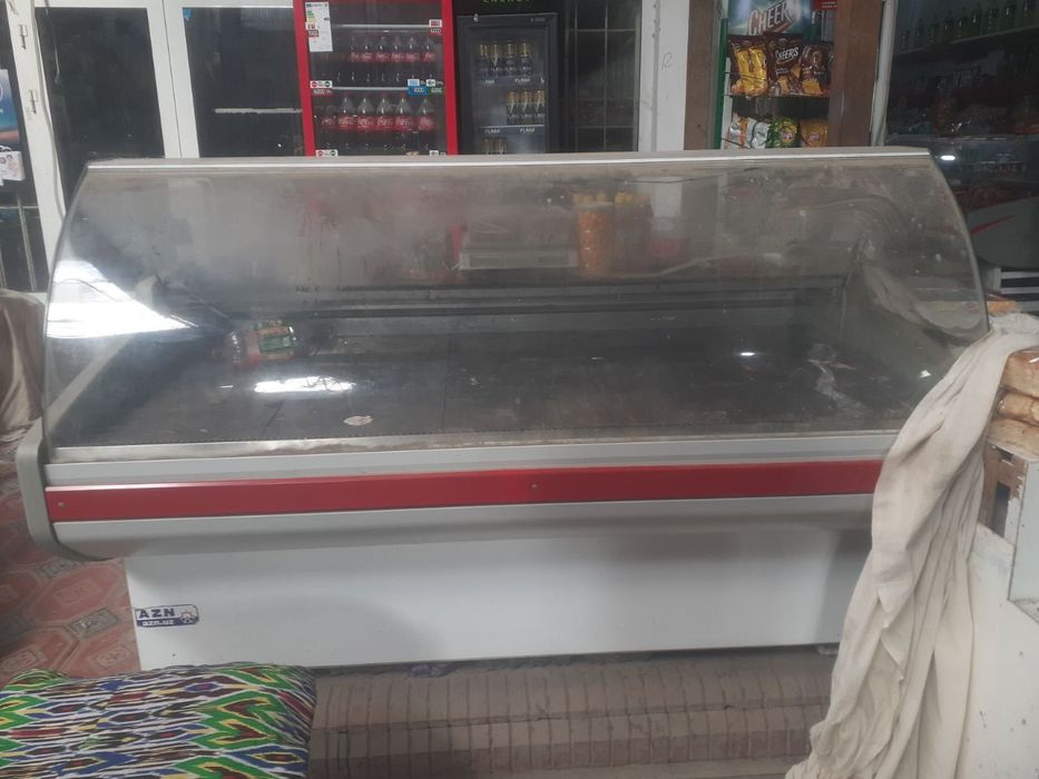 Холодильник витрина