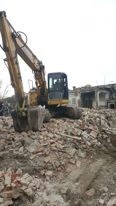 Demolări, nisip, pământ