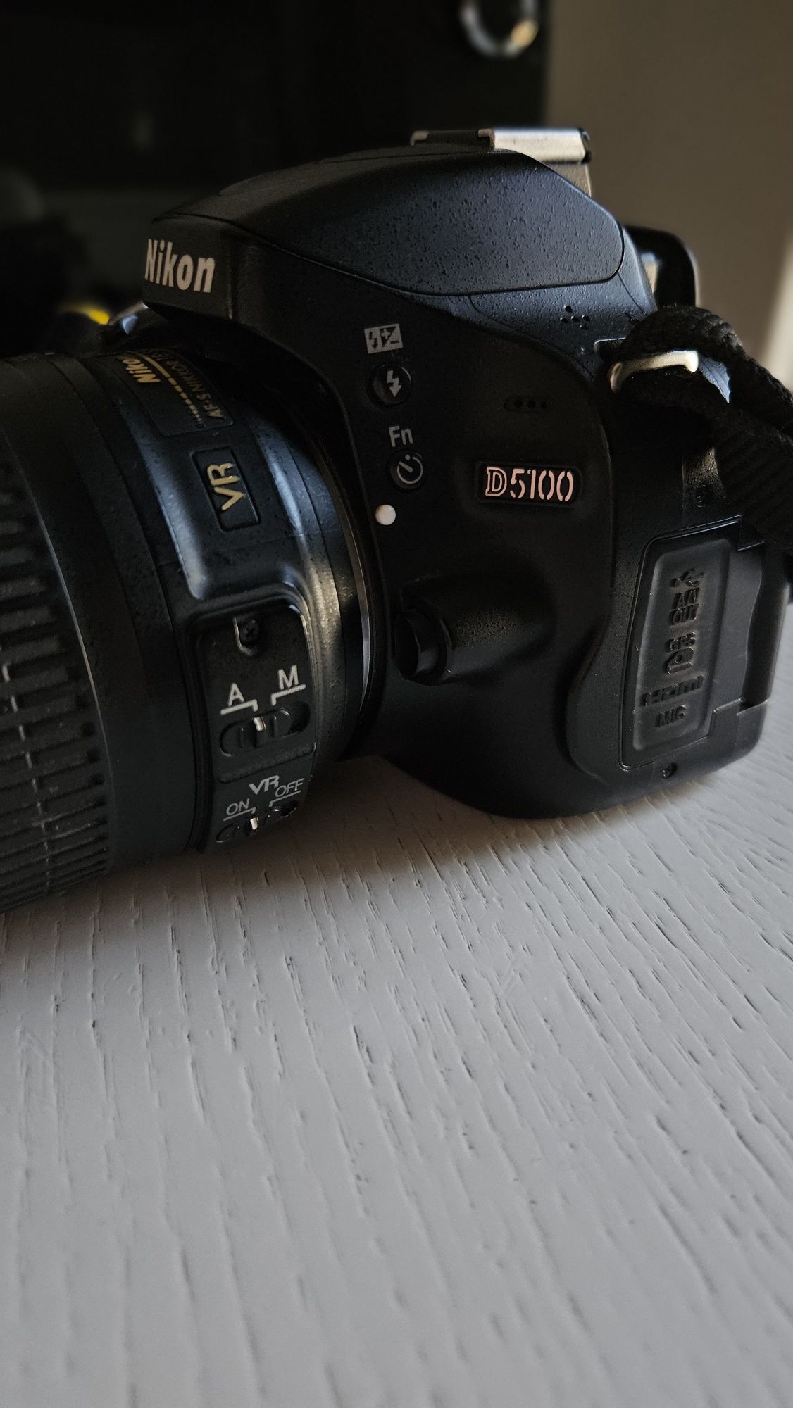 Фотоапарат Nikon D5100 с обектив 18-55mm + зарядно + батерия + карта