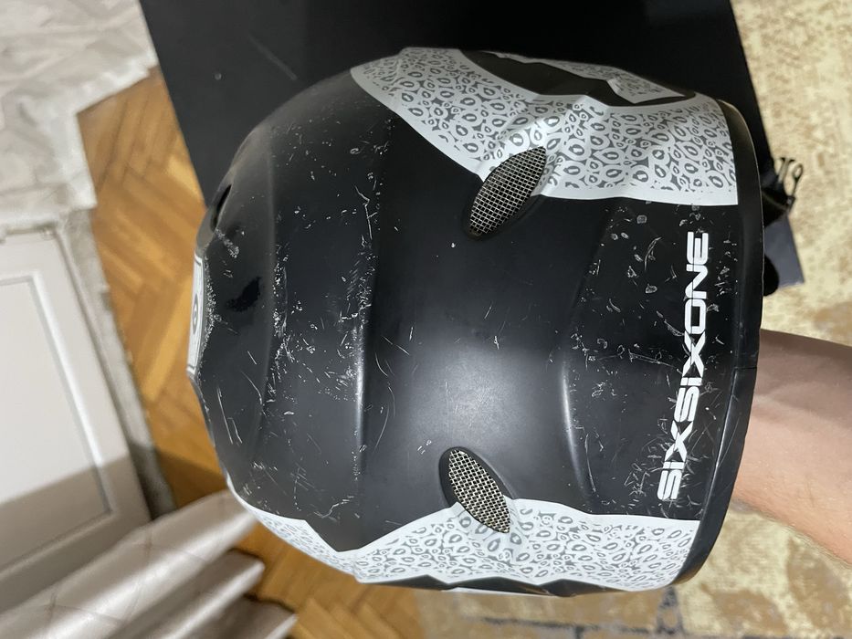 Каска sixsixone