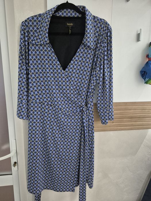 Rochie albastru cu negru