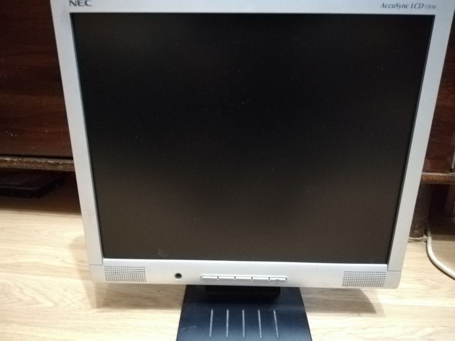 Monitor 17 inchi difuzoare Nec Accu Sync 72VM