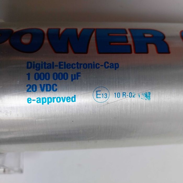 НАЙ ДОБРАТА ОФЕРТА Усилвател за кола Renegate / Alpine /Кондензатор