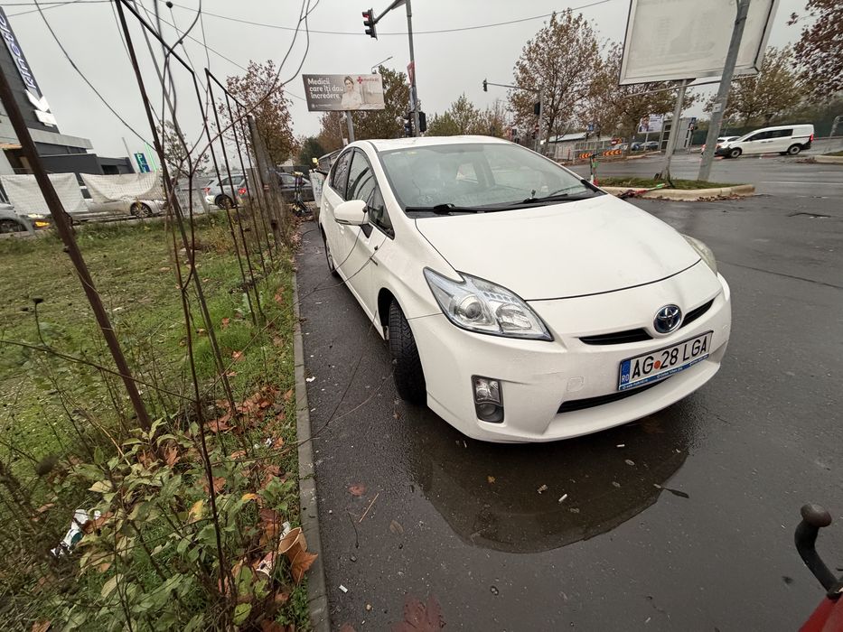 Vand Toyota Prius inamtriculat 2012