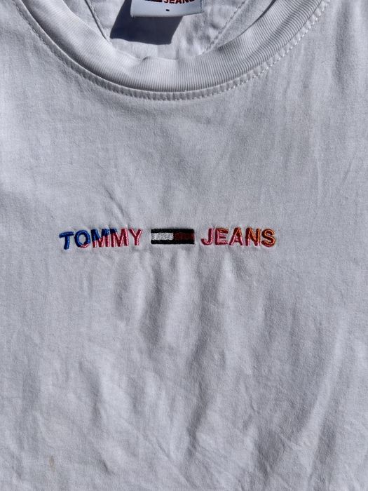 Crop top dama Tommy Jeans tricou cu broderie Hilfiger alb marimea S