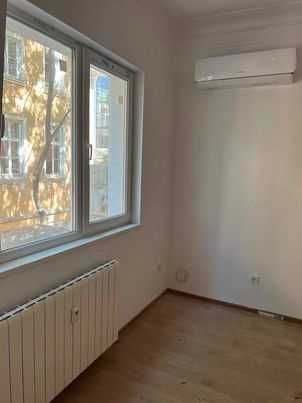 Дава се под наем Четиристаен апартамент в София, Център - 140 кв.м за 1250 € - Снимка #3