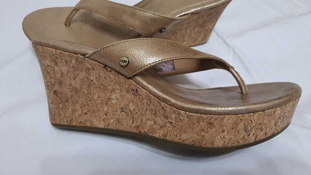 Saboti full piele de la UGG absolut originali marimea 39