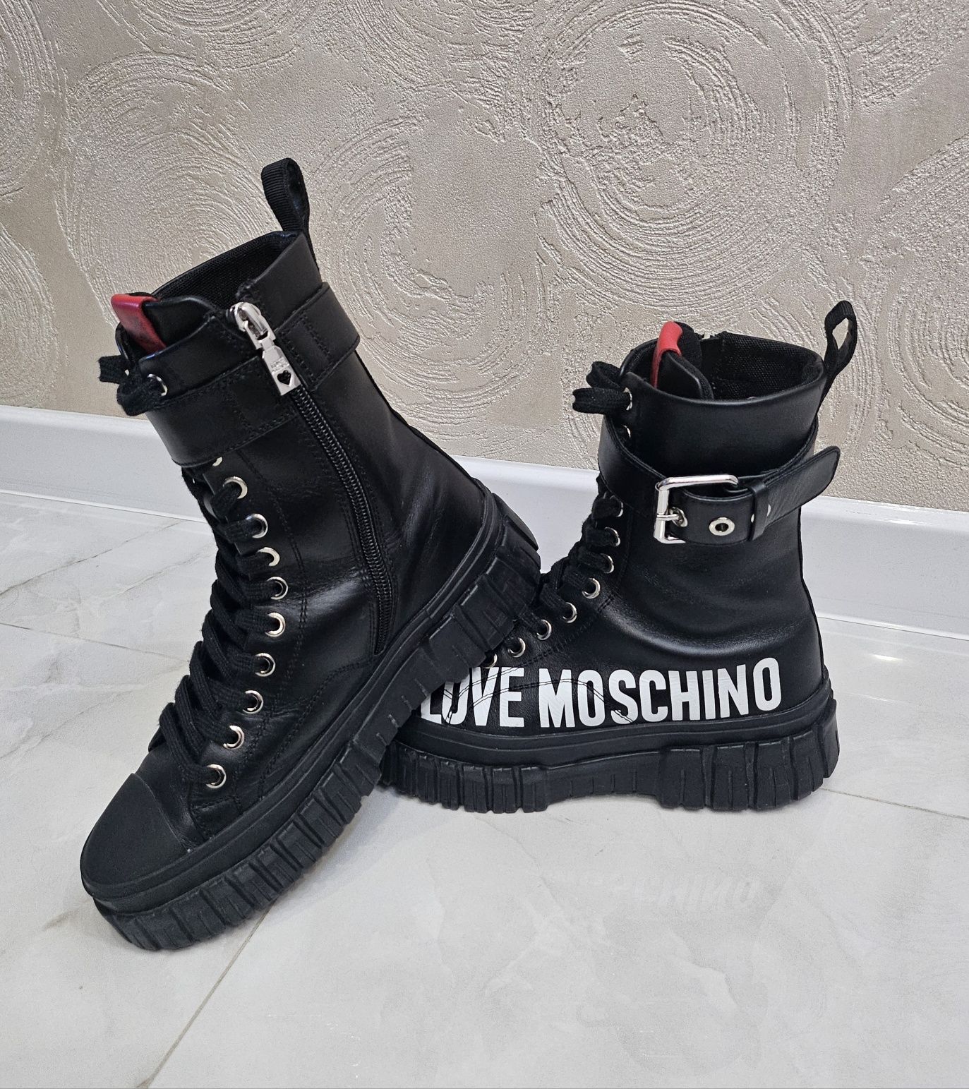 Боти Love Moschino 37