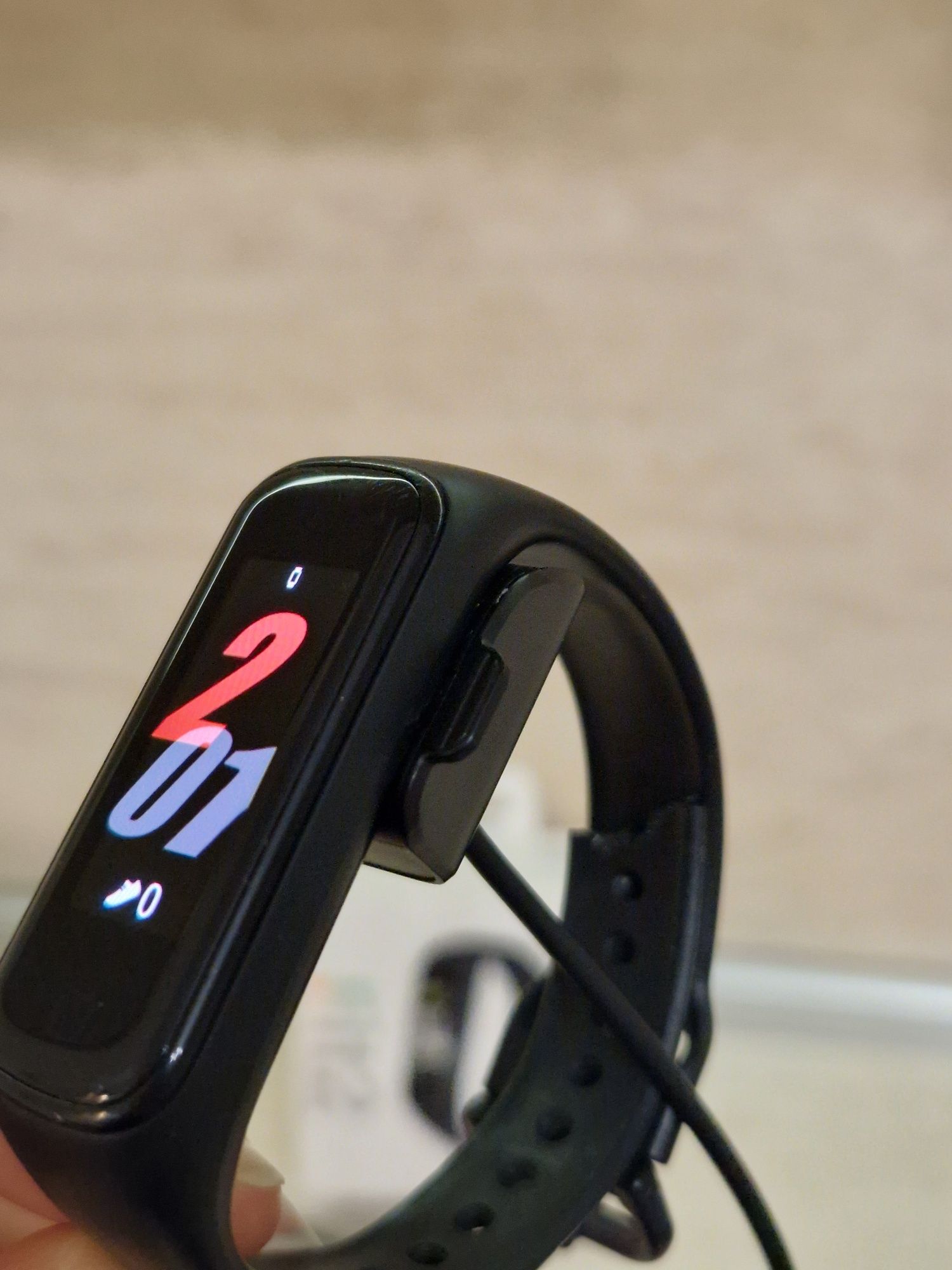 Смарт гривна Samsung Galaxy Fit 2