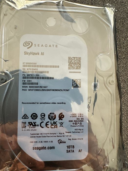 Жесткий диск SkyHawk 10 tb новые 3 шт