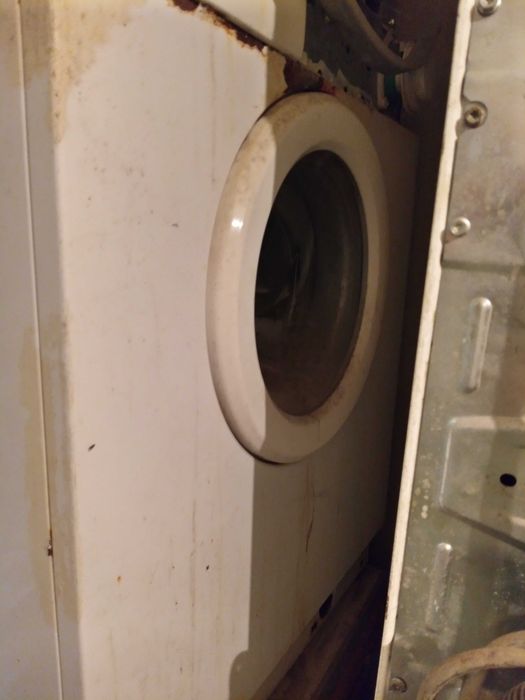 Продавам Перални за части.