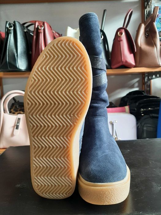 Дамски ботуши велур и вълна