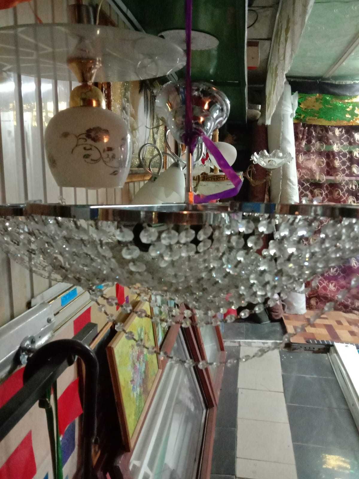 Люстры потолочные разные