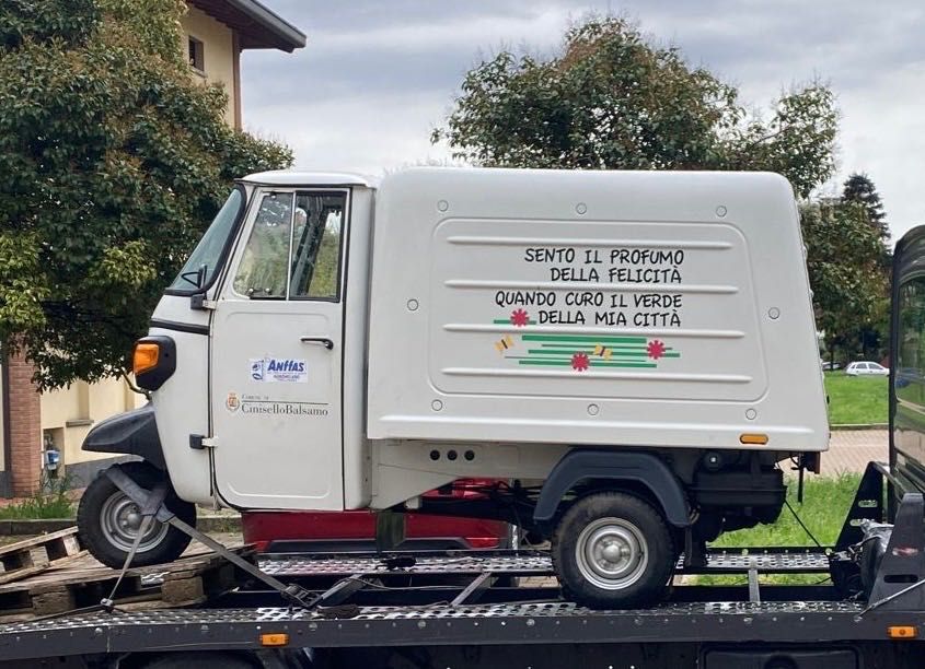 Vând Piaggio Ape 400