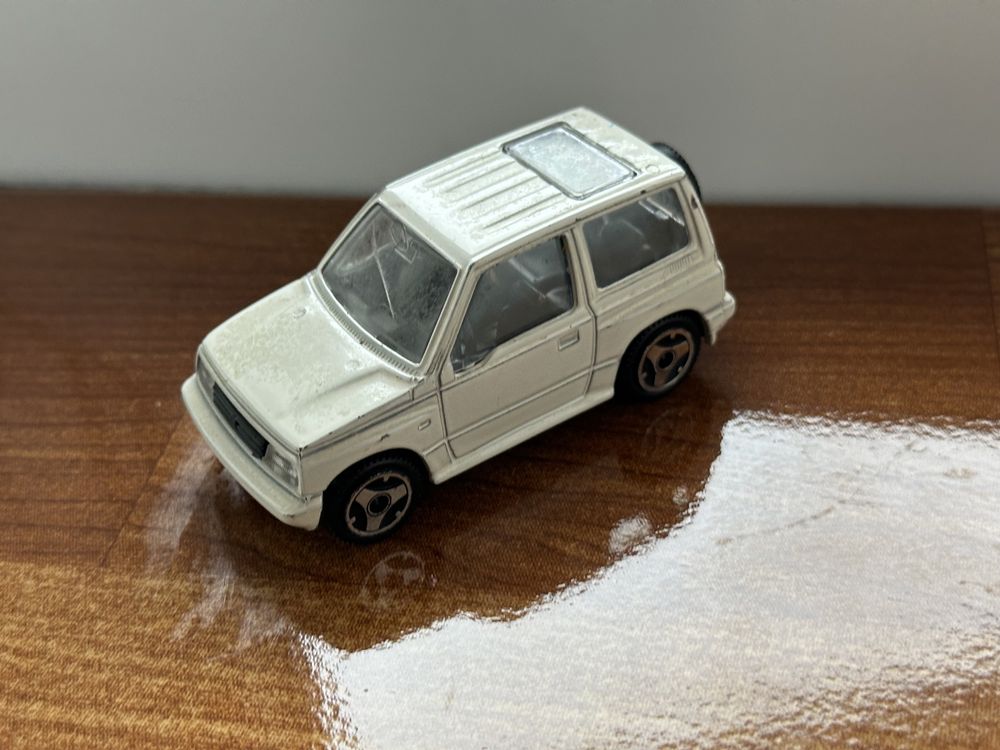 Suzuchi vitara buruga 1:43