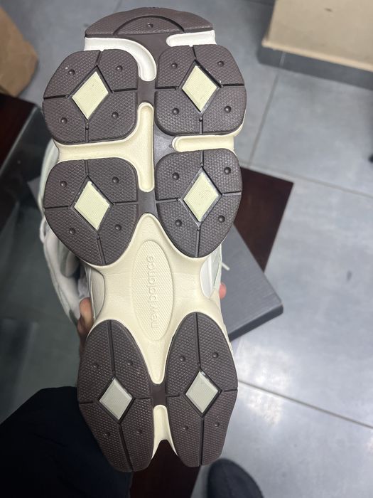 New Balance 9060 U9060EEC